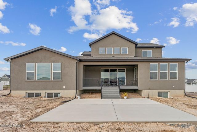2118 Snowy Crane Drive, Clinton, UT 84015
