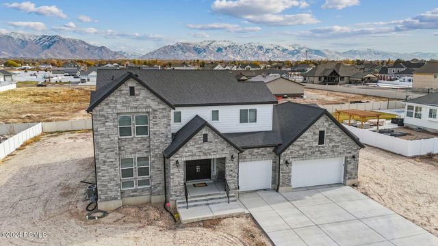 2118 Snowy Crane Drive, Clinton, UT 84015