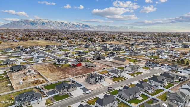 2118 Snowy Crane Drive, Clinton, UT 84015