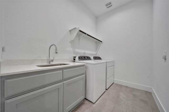 115 Oak Estates Drive, Conroe, TX 77384