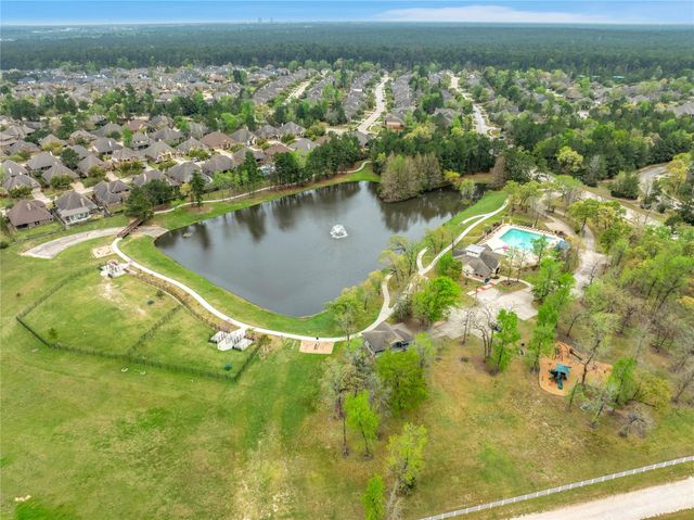 115 Oak Estates Drive, Conroe, TX 77384