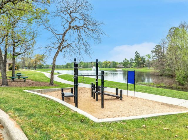 115 Oak Estates Drive, Conroe, TX 77384