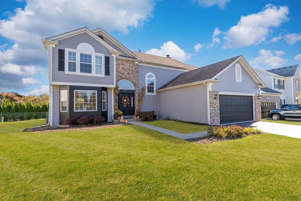 1655 Whispering Oaks Court, West Chicago, IL 60185