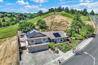 1064 Stonebridge Dr, Napa, CA 94558