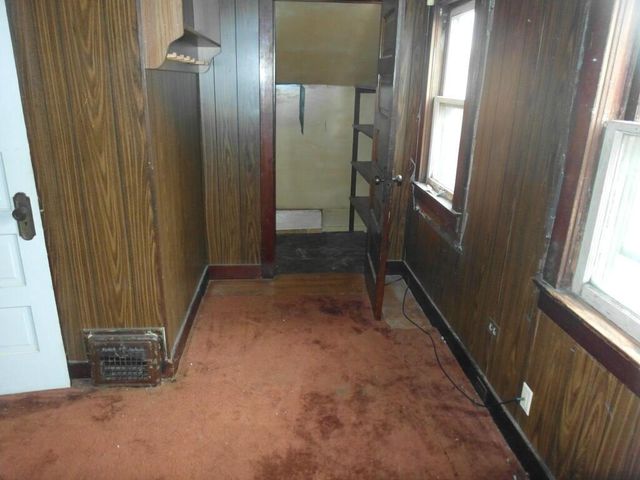 4086 N 6th STREET, Milwaukee, WI 53212