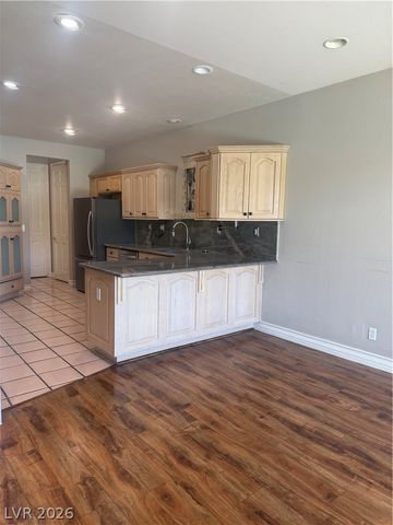 3167 Lido Isle Court, Las Vegas, NV 89117