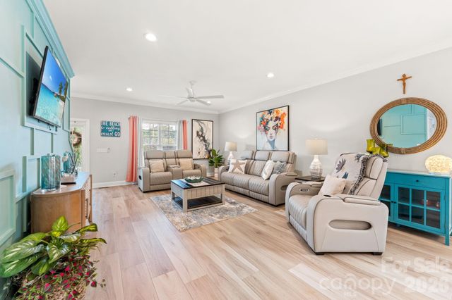 2009 Hillside Drive S, North Myrtle Beach, SC 29582