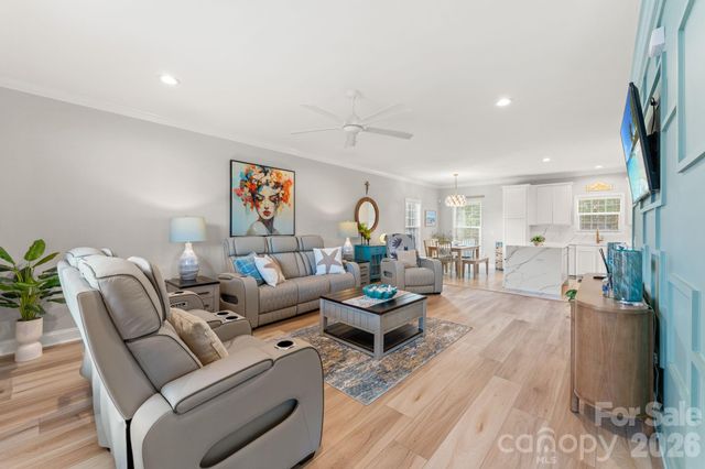 2009 Hillside Drive S, North Myrtle Beach, SC 29582