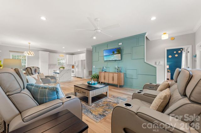 2009 Hillside Drive S, North Myrtle Beach, SC 29582