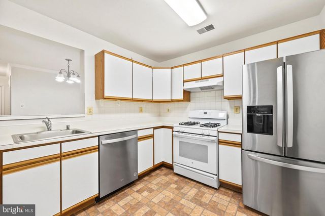 1037 GARDENVIEW LOOP #101, Woodbridge, VA 22191