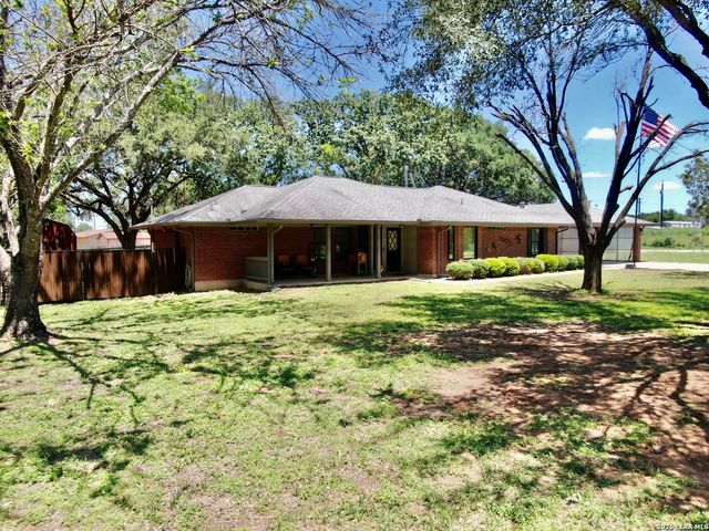 19470 Blume Dr, Lytle, TX 78052