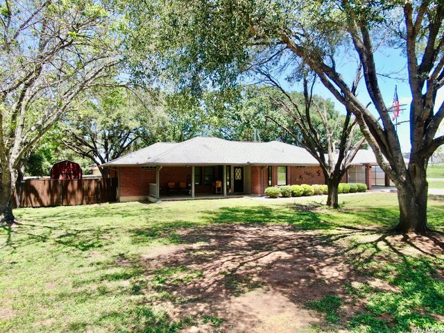 19470 Blume Dr, Lytle, TX 78052