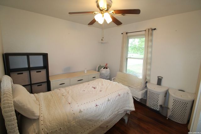 19470 Blume Dr, Lytle, TX 78052