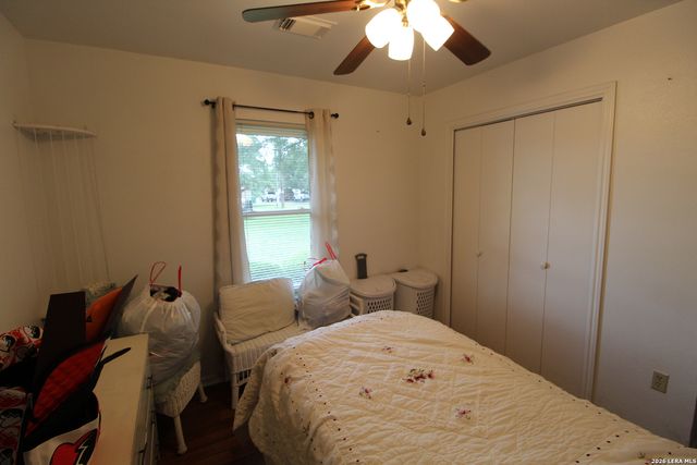 19470 Blume Dr, Lytle, TX 78052