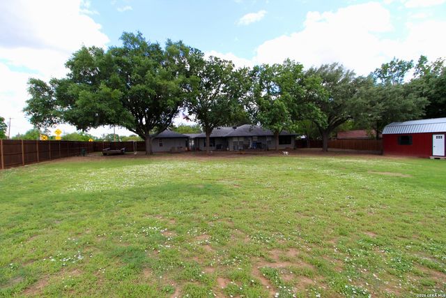 19470 Blume Dr, Lytle, TX 78052