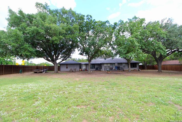 19470 Blume Dr, Lytle, TX 78052