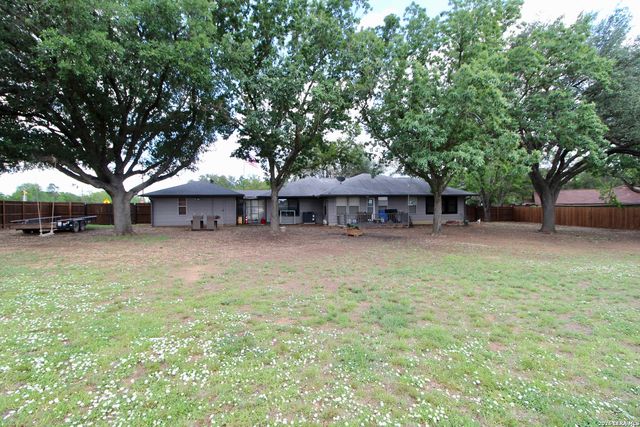19470 Blume Dr, Lytle, TX 78052