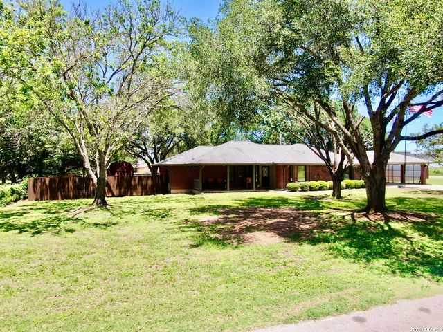 19470 Blume Dr, Lytle, TX 78052