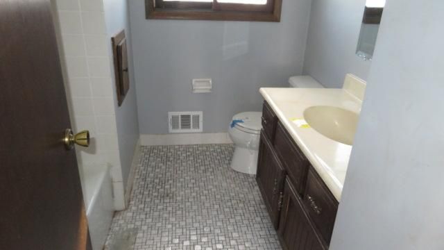 1900 Manor Drive, Burnsville, MN 55337