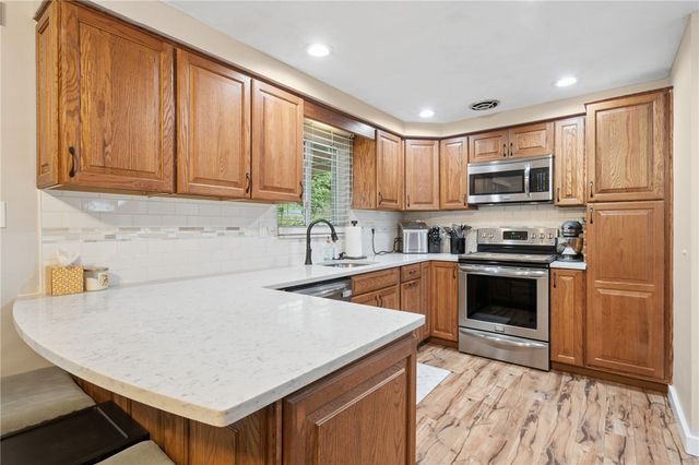 447 SARATOGA DRIVE, Pleasant Hills, PA 15236