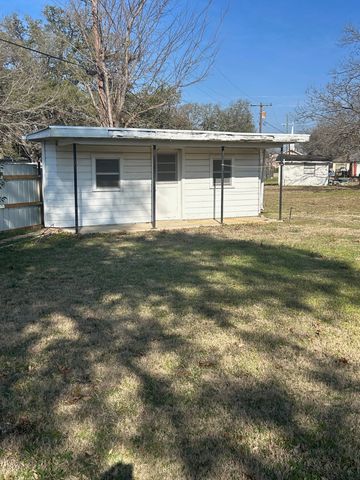 910 Varella, Mexia, TX 76667