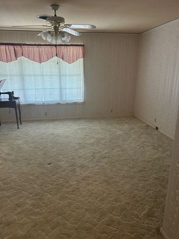 910 Varella, Mexia, TX 76667