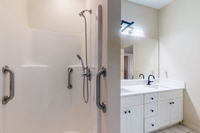 3 Georgia Dr 3, Burlington, MA 01803