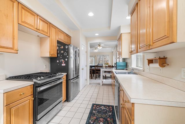 3 Georgia Dr 3, Burlington, MA 01803