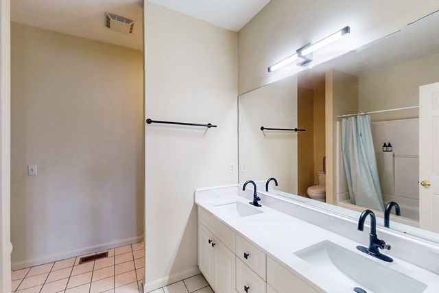 3 Georgia Dr 3, Burlington, MA 01803