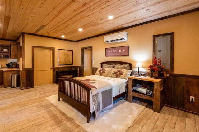 3458 Vz County Road 3415, Wills Point, TX 75169