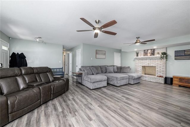 13300 Parallel Parkway, Kansas City, KS 66109