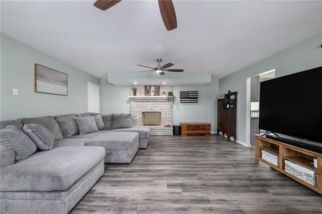 13300 Parallel Parkway, Kansas City, KS 66109