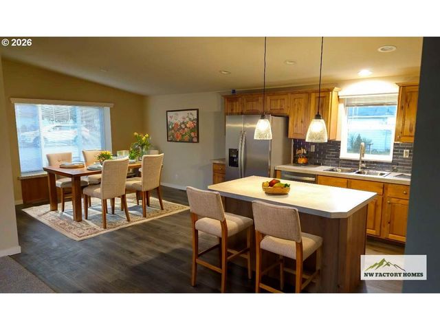 420 Pine St, Toledo, WA 98591