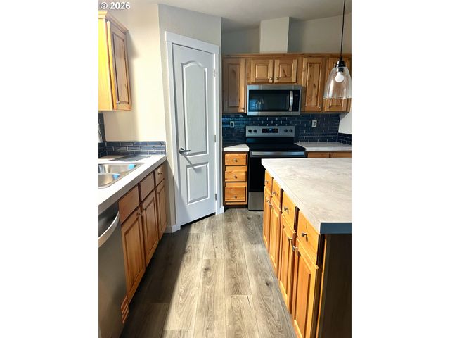 420 Pine St, Toledo, WA 98591