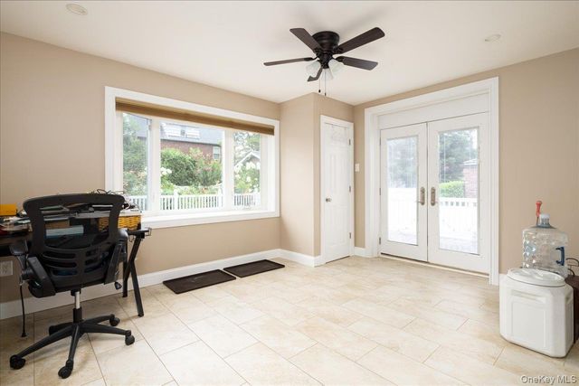 17 Piccadilly Downs, Lynbrook, NY 11563