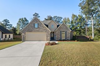 20 Barkis Dr., Hattiesburg, MS 39402