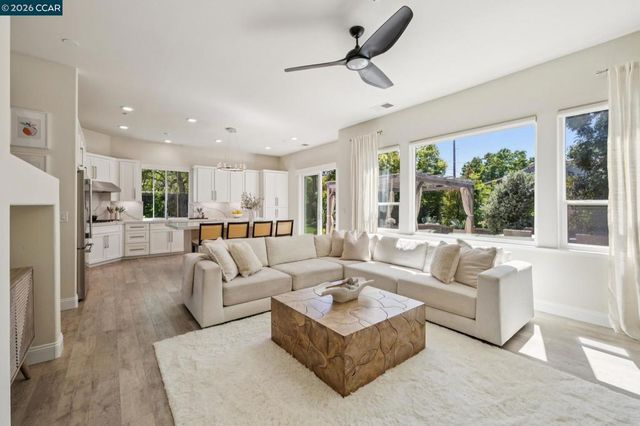 1103 Andrew Ln, Walnut Creek, CA 94597