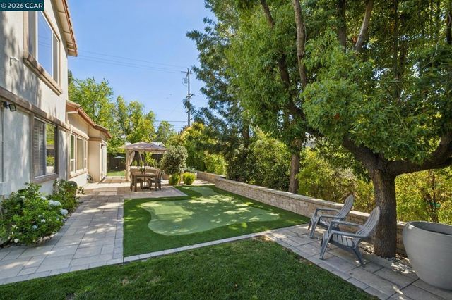 1103 Andrew Ln, Walnut Creek, CA 94597