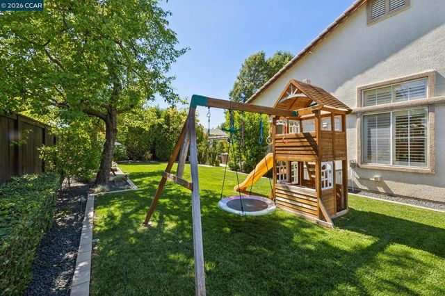 1103 Andrew Ln, Walnut Creek, CA 94597