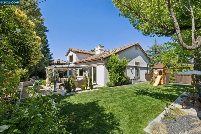 1103 Andrew Ln, Walnut Creek, CA 94597