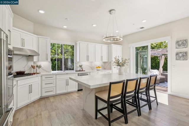 1103 Andrew Ln, Walnut Creek, CA 94597
