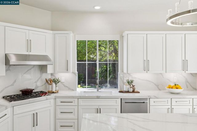 1103 Andrew Ln, Walnut Creek, CA 94597