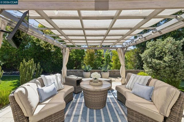 1103 Andrew Ln, Walnut Creek, CA 94597
