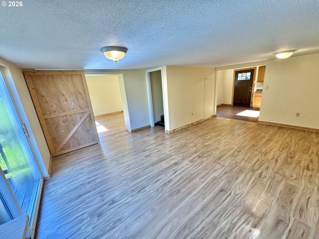 769 Deans Creek Rd, Reedsport, OR 97467