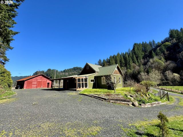 769 Deans Creek Rd, Reedsport, OR 97467