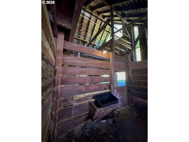 769 Deans Creek Rd, Reedsport, OR 97467