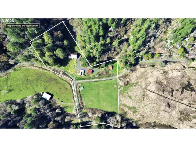 769 Deans Creek Rd, Reedsport, OR 97467