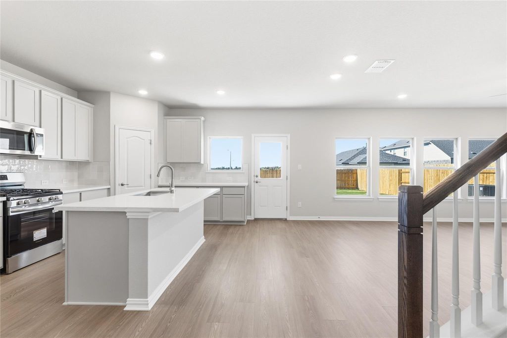 13700 Tucker Hedge PASS, Elgin, TX 78621