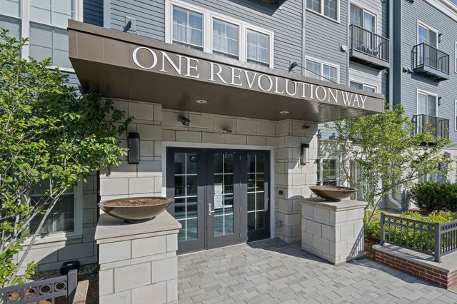 1 Revolution Way 204, Canton, MA 02021