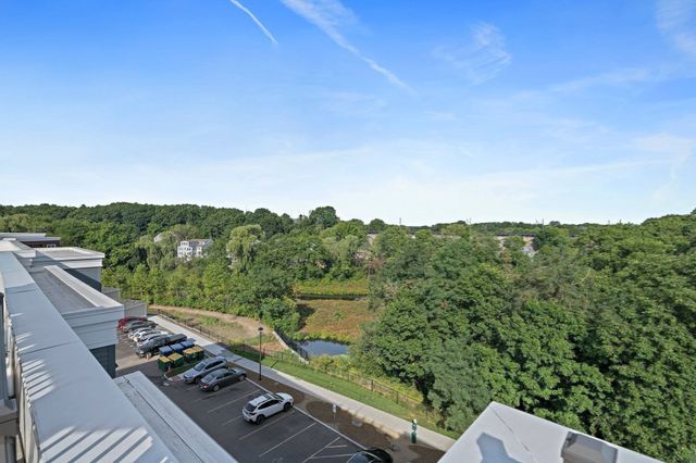 1 Revolution Way 204, Canton, MA 02021
